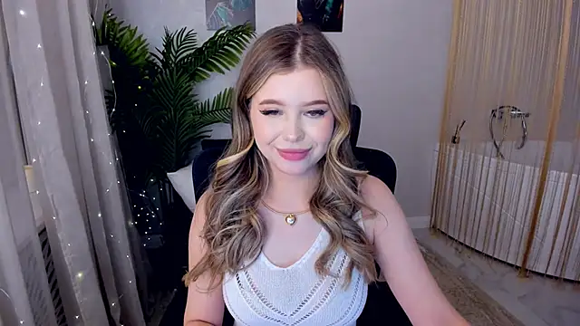 Snapshot of FollowLovee chatting on March 2025 10:54:01 PM FollowLovee online show from March 2025 10:54:01 PM