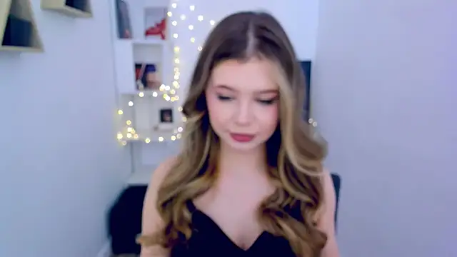 Snapshot of FollowLovee chatting on March 2025 11:39:02 AM FollowLovee online show from March 2025 11:39:02 AM