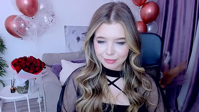 Snapshot of FollowLovee chatting on March 2025 05:52:01 PM FollowLovee online show from March 2025 05:52:01 PM