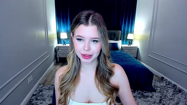 Snapshot of FollowLovee chatting on September 2025 08:20:02 PM FollowLovee online show from September 2025 08:20:02 PM