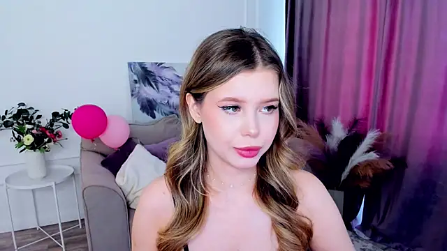 Snapshot of FollowLovee chatting on September 2025 11:44:01 AM FollowLovee online show from September 2025 11:44:01 AM