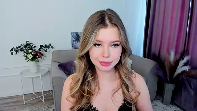 Snapshot of FollowLovee chatting on September 2025 12:09:01 PM FollowLovee online show from September 2025 12:09:01 PM