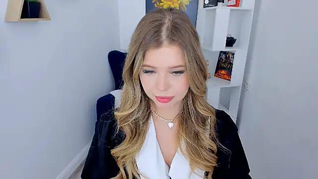 Snapshot of FollowLovee chatting on September 2025 12:42:01 PM FollowLovee online show from September 2025 12:42:01 PM