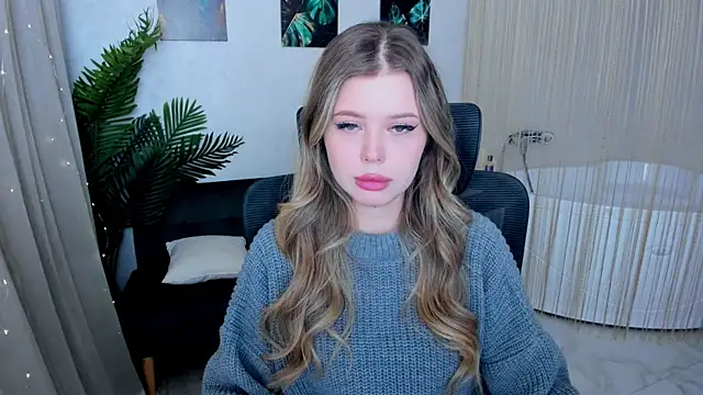 Snapshot of FollowLovee chatting on September 2025 06:35:01 PM FollowLovee online show from September 2025 06:35:01 PM