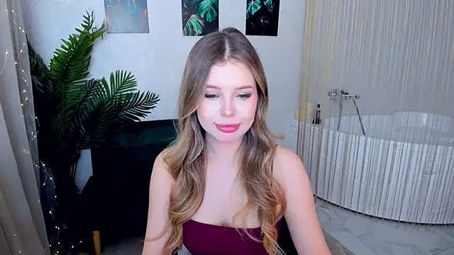 Snapshot of FollowLovee chatting on October 2025 07:55:01 PM FollowLovee online show from October 2025 07:55:01 PM