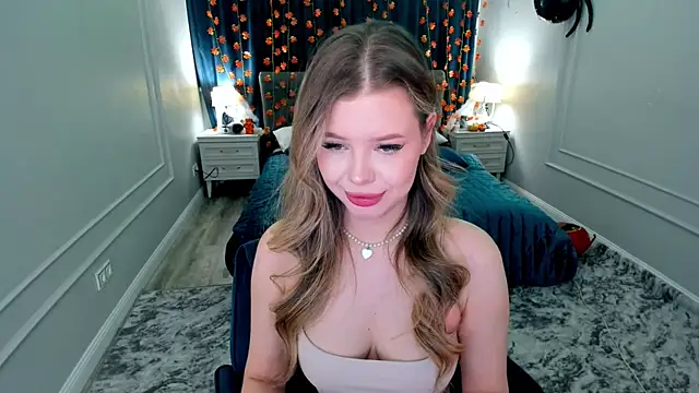 Snapshot of FollowLovee chatting on October 2025 08:05:01 PM FollowLovee online show from October 2025 08:05:01 PM