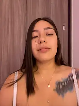 Latina vanessa online show from December 2024 04:30:02 AM