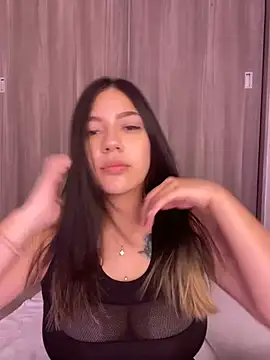 Latina vanessa online show from January 2025 02:14:01 AM