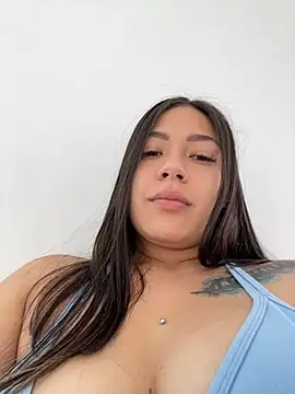 Latina vanessa online show from March 2025 09:45:01 PM