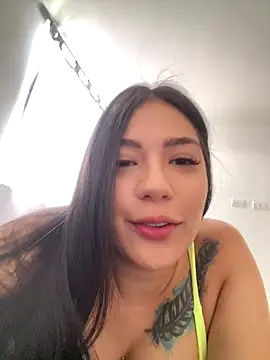 Latina vanessa online show from September 2025 04:19:01 PM