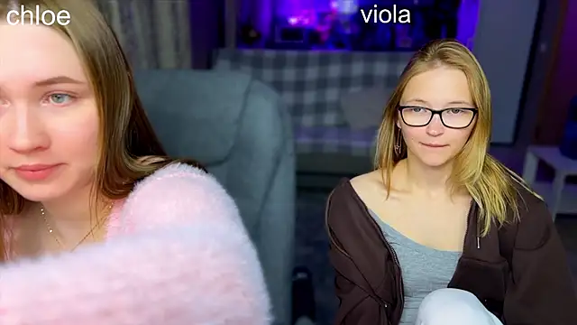 Snapshot of ChloeMillerMeow chatting on October 2025 07:44:02 PM ChloeMillerMeow online show from October 2025 07:44:02 PM