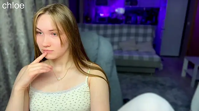 Snapshot of ChloeMillerMeow chatting on October 2025 07:11:02 PM ChloeMillerMeow online show from October 2025 07:11:02 PM