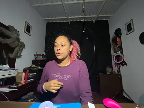 Snapshot of Cata_Blue__ chatting on October 2025 03:14:02 PM Cata Blue online show from October 2025 03:14:02 PM