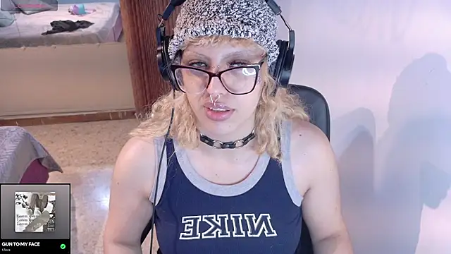 Snapshot of Eli666uwu chatting on October 2025 09:45:01 PM Eli666uwu online show from October 2025 09:45:01 PM