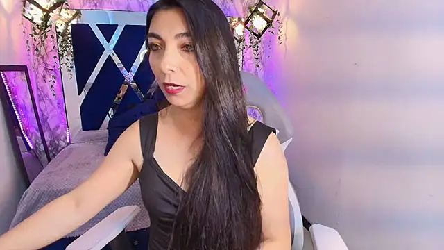Karla hernandez  online show from September 2025 11:57:01 AM