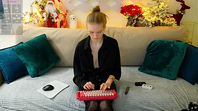 Alexandra Demore online show from December 2024 09:42:02 PM