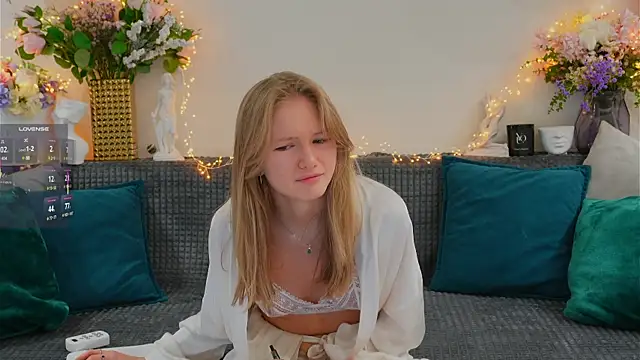 Alexandra Demore online show from February 2025 01:04:02 AM