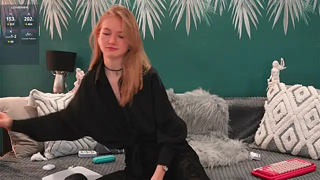 Alexandra Demore online show from March 2025 11:47:02 PM