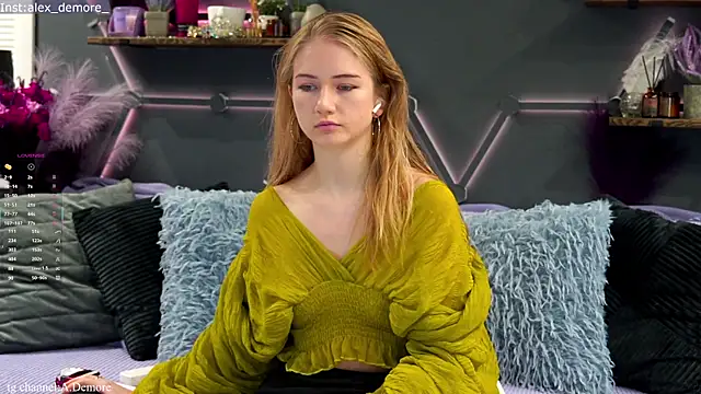Alexandra Demore online show from September 2025 07:49:01 PM