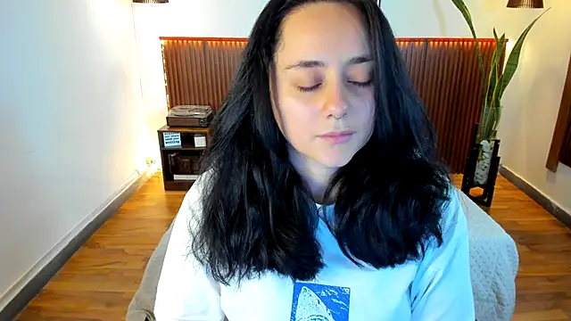 Snapshot of KatherineBond chatting on October 2025 07:23:02 PM KatherineBond online show from October 2025 07:23:02 PM