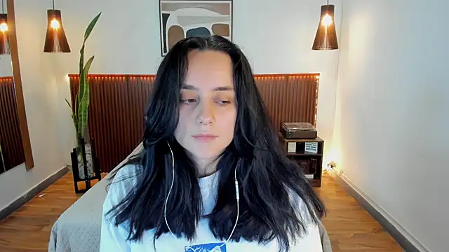 Snapshot of KatherineBond chatting on October 2025 07:48:02 PM KatherineBond online show from October 2025 07:48:02 PM