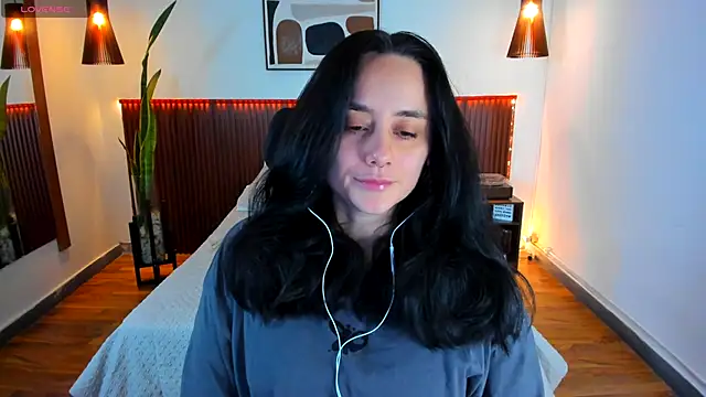 Snapshot of KatherineBond chatting on October 2025 07:47:02 PM KatherineBond online show from October 2025 07:47:02 PM