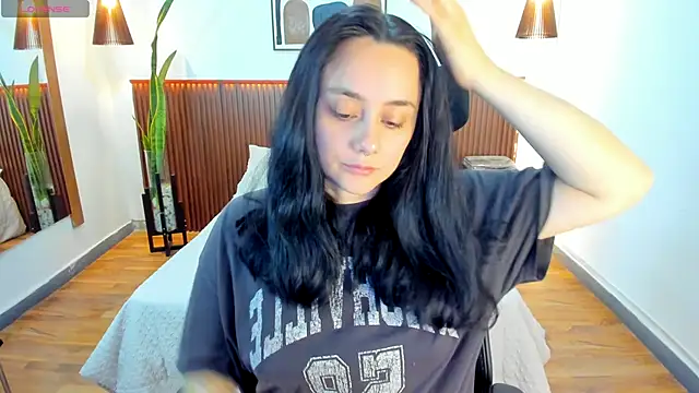 Snapshot of KatherineBond chatting on October 2025 07:35:02 PM KatherineBond online show from October 2025 07:35:02 PM