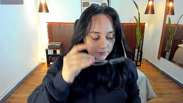 Snapshot of KatherineBond chatting on October 2025 07:41:01 PM KatherineBond online show from October 2025 07:41:01 PM