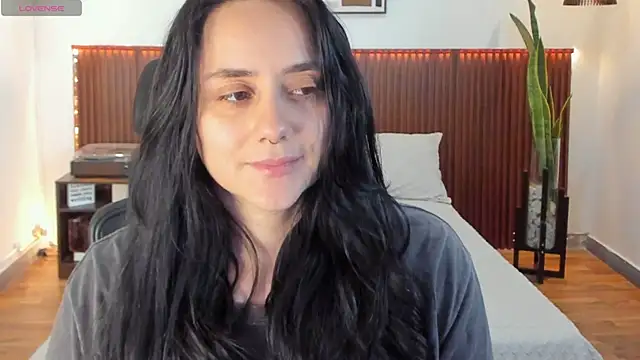 Snapshot of KatherineBond chatting on October 2025 09:30:01 PM KatherineBond online show from October 2025 09:30:01 PM