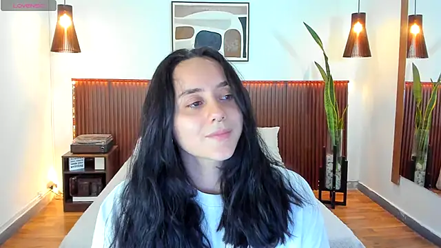 Snapshot of KatherineBond chatting on October 2025 07:38:02 PM KatherineBond online show from October 2025 07:38:02 PM