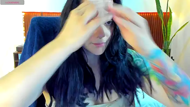 Snapshot of KatherineBond chatting on November 2025 07:47:01 PM KatherineBond online show from November 2025 07:47:01 PM