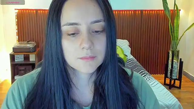 Snapshot of KatherineBond chatting on November 2025 07:25:01 PM KatherineBond online show from November 2025 07:25:01 PM