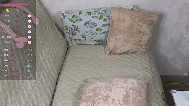 Snapshot of TrissMerigold9 chatting on January 2025 11:21:01 PM TrissMerigold9 online show from January 2025 11:21:01 PM