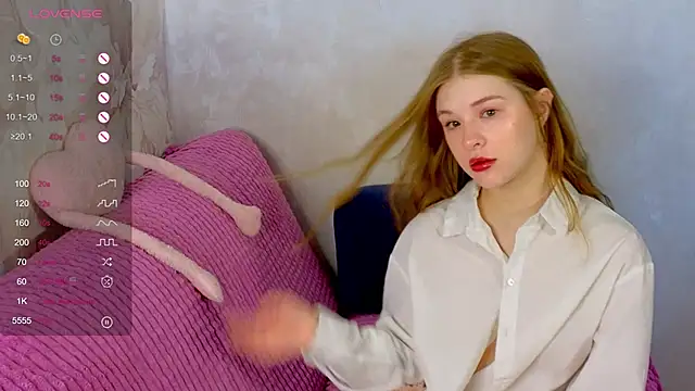 Snapshot of TrissMerigold9 chatting on September 2025 08:48:01 AM TrissMerigold9 online show from September 2025 08:48:01 AM