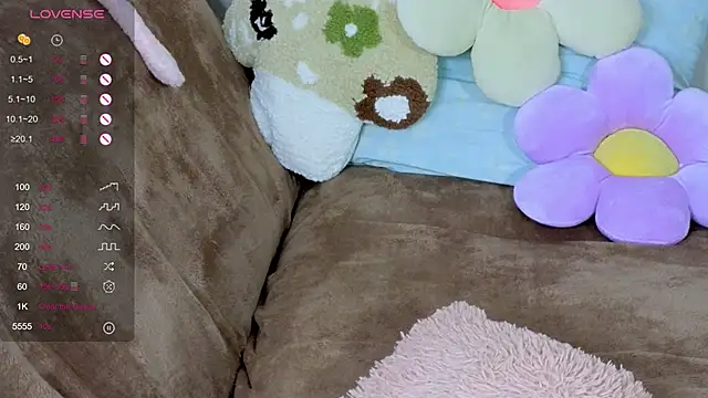 Snapshot of TrissMerigold9 chatting on October 2025 09:24:01 PM TrissMerigold9 online show from October 2025 09:24:01 PM