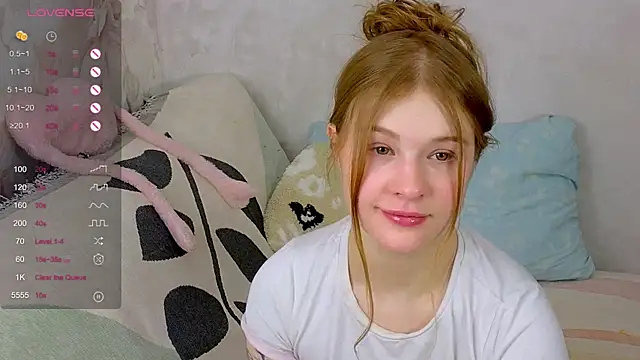 Snapshot of TrissMerigold9 chatting on November 2025 08:25:02 PM TrissMerigold9 online show from November 2025 08:25:02 PM