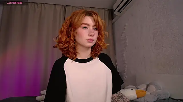 Evaa Moonn  online show from October 2025 05:40:01 AM