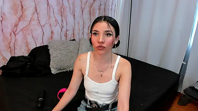 LILA ELLIOT online show from December 2024 08:53:02 PM