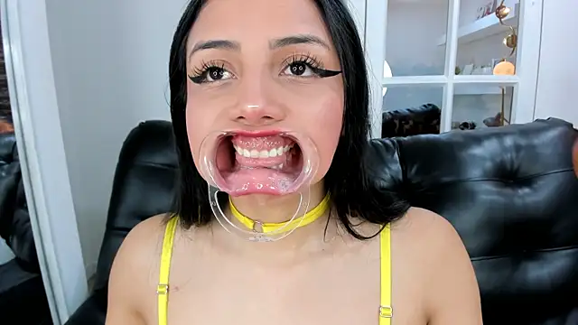 miss lizith online show from February 2025 02:13:02 PM