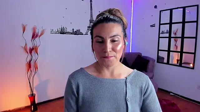 Snapshot of Elizabeth_taylor_b chatting on October 2025 11:26:02 PM Elizabeth taylor b online show from October 2025 11:26:02 PM