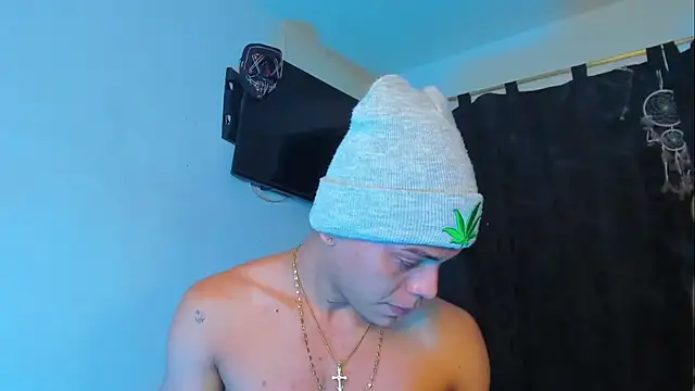 Snapshot of visaelX chatting on December 2024 02:31:01 AM visaelX online show from December 2024 02:31:01 AM