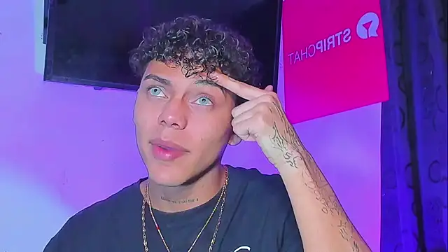 Snapshot of visaelX chatting on December 2024 04:51:02 AM visaelX online show from December 2024 04:51:02 AM