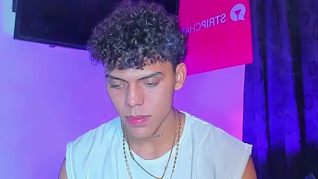 Snapshot of visaelX chatting on December 2024 10:03:02 AM visaelX online show from December 2024 10:03:02 AM