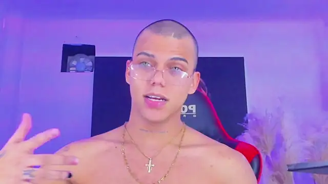 Snapshot of visaelX chatting on January 2025 09:56:01 AM visaelX online show from January 2025 09:56:01 AM