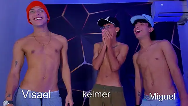 Snapshot of visaelX chatting on January 2025 12:05:01 AM visaelX online show from January 2025 12:05:01 AM