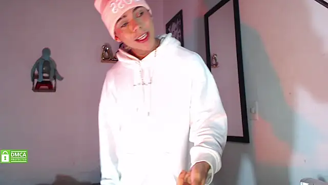 Snapshot of visaelX chatting on March 2025 07:53:02 AM visaelX online show from March 2025 07:53:02 AM