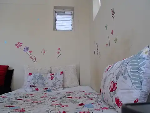 Snapshot of DarkBerry8 chatting on October 2025 01:29:02 PM DarkBerry8 online show from October 2025 01:29:02 PM