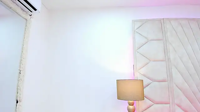 Snapshot of Derek_and_Skarlet chatting on October 2025 04:06:02 PM Derek and Skarlet online show from October 2025 04:06:02 PM