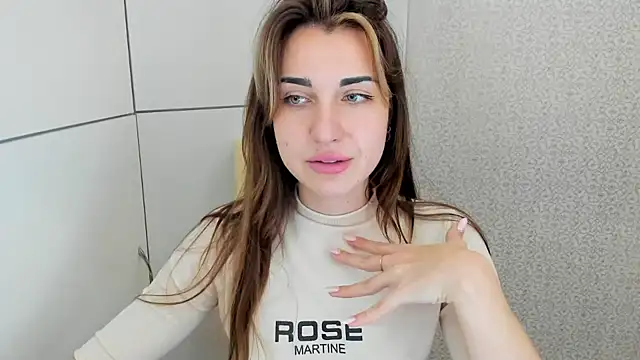Summmmersky online show from December 2024 03:37:02 PM