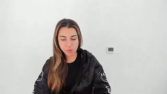 Snapshot of Summmmersky chatting on November 2025 08:47:02 AM Summmmersky online show from November 2025 08:47:02 AM